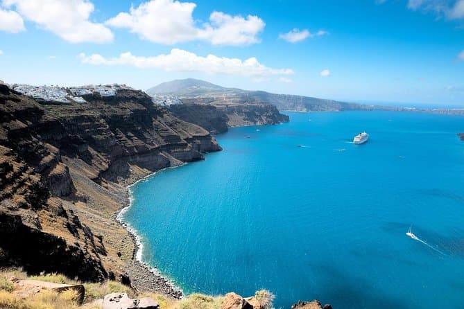 In Santorini: Daily Cruise from Paros to Santorini - 5